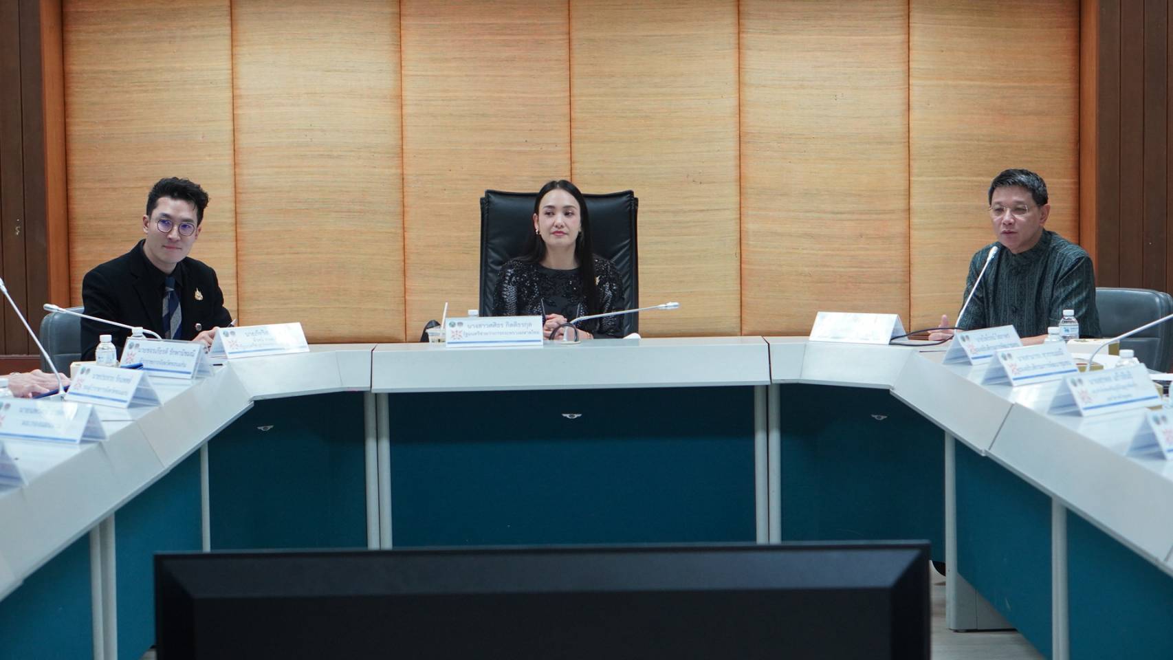 จังหวัดขอนแก่น : มท.4 มอบนโยบายขับเคลื่อนพัฒนาชุมชน ปี 2569 ชูผ้าไทย พลังชุมชน กองทุนแม่ของแผ่นดิน สร้างเศรษฐกิจฐานรากยั่งยืน